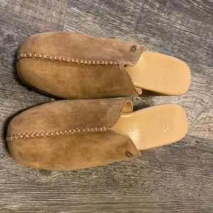Ugg clogs, Judi style. Chestnut brown, size 7.